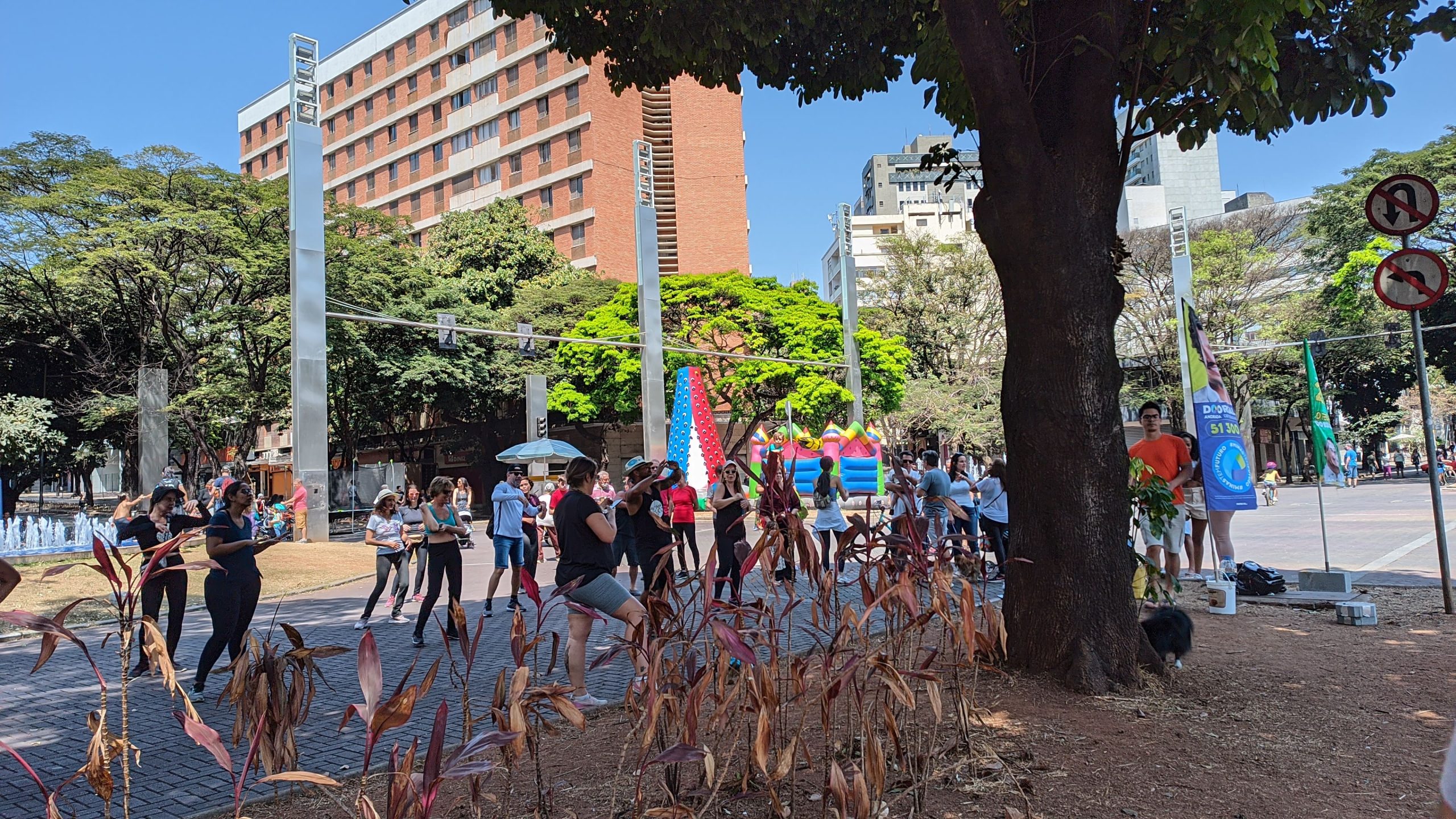 Praça da Savassi é palco de A Rua é Nossa