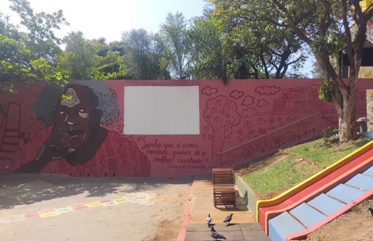 Consciência Negra: Conceição Evaristo é homenageada por mural no Pindura Saia